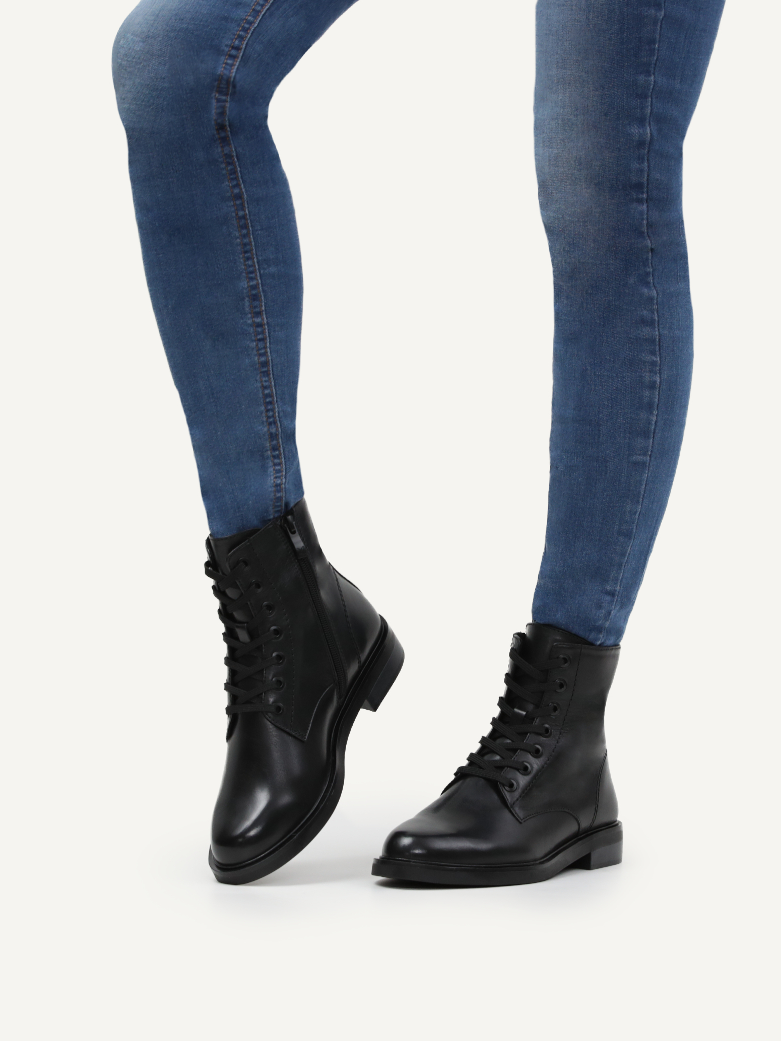 Lederstiefelette - schwarz